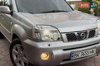 Внедорожник / Кроссовер Nissan X-Trail 2006 в 