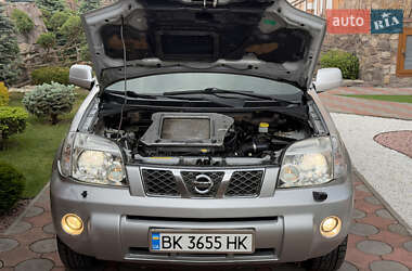 Внедорожник / Кроссовер Nissan X-Trail 2006 в 