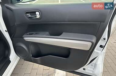 Позашляховик / Кросовер Nissan X-Trail 2011 в 