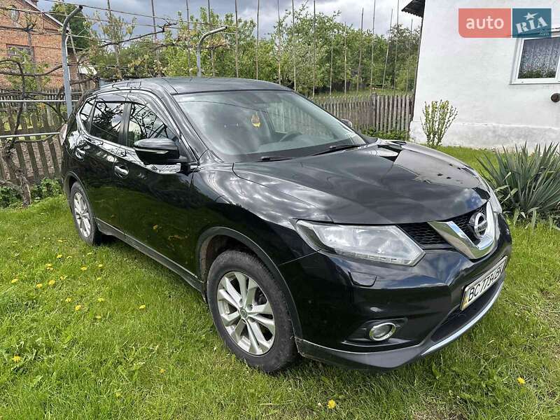 Позашляховик / Кросовер Nissan X-Trail 2015 в Жовкві