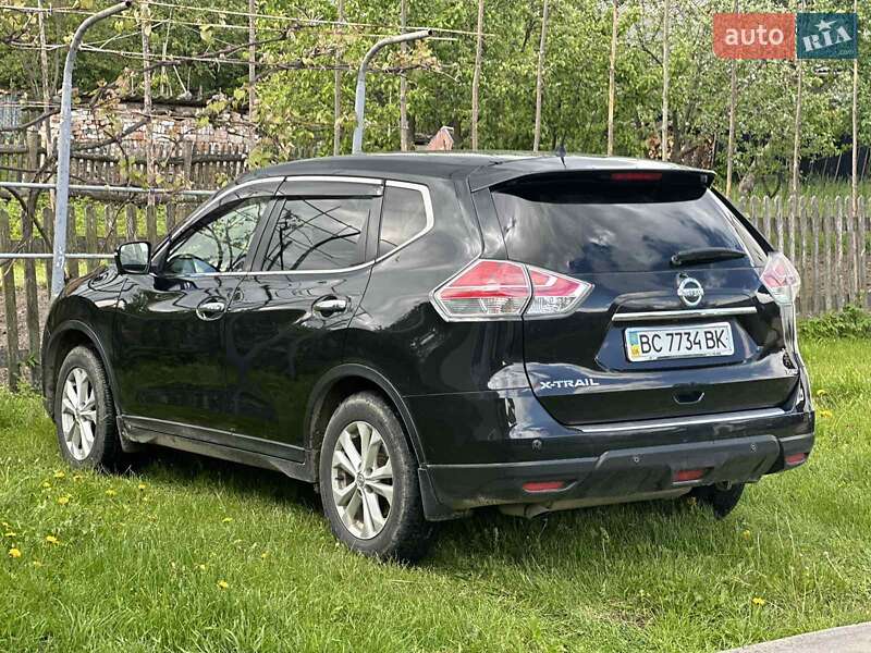 Позашляховик / Кросовер Nissan X-Trail 2015 в Жовкві