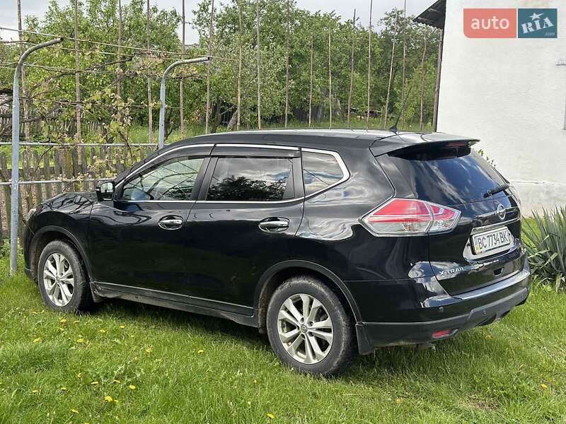 Позашляховик / Кросовер Nissan X-Trail 2015 в Жовкві