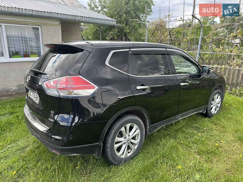 Позашляховик / Кросовер Nissan X-Trail 2015 в Жовкві