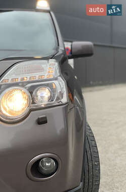 Позашляховик / Кросовер Nissan X-Trail 2011 в 