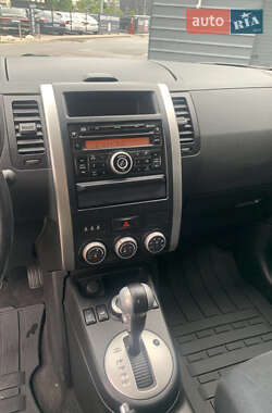 Позашляховик / Кросовер Nissan X-Trail 2011 в 