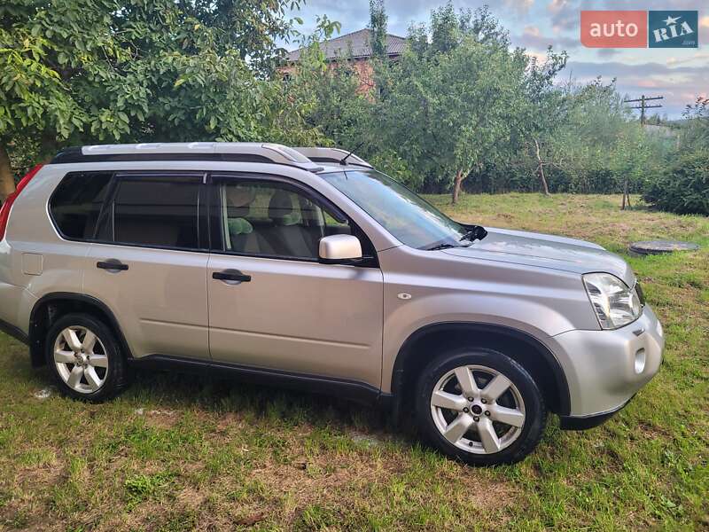 Внедорожник / Кроссовер Nissan X-Trail 2010 в Львове