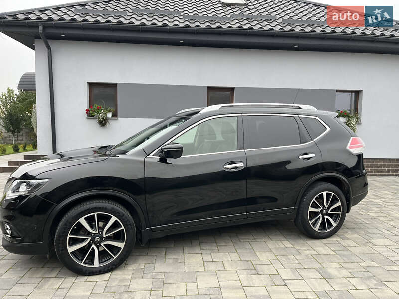 Внедорожник / Кроссовер Nissan X-Trail 2015 в 