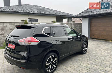 Внедорожник / Кроссовер Nissan X-Trail 2015 в 