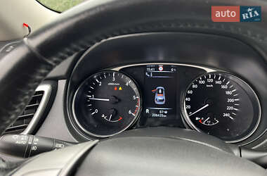 Внедорожник / Кроссовер Nissan X-Trail 2015 в 