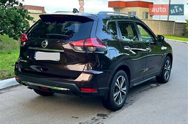 Внедорожник / Кроссовер Nissan X-Trail 2017 в 