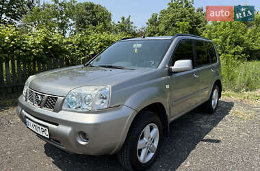 Позашляховик / Кросовер Nissan X-Trail 2006 в 