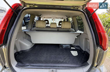 Позашляховик / Кросовер Nissan X-Trail 2006 в 
