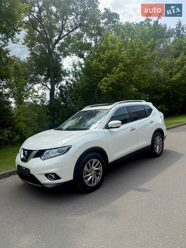 Внедорожник / Кроссовер Nissan X-Trail 2016 в Киеве