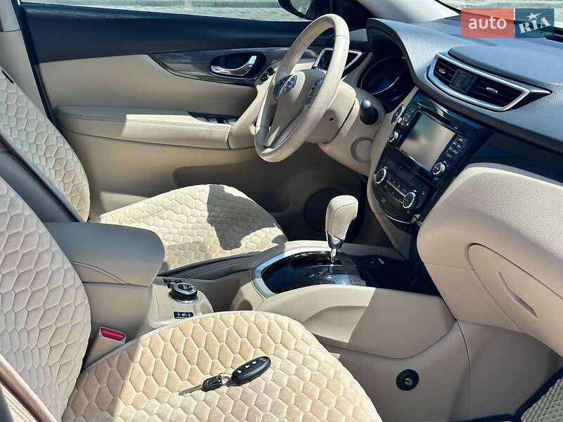 Внедорожник / Кроссовер Nissan X-Trail 2017 в Кропивницком