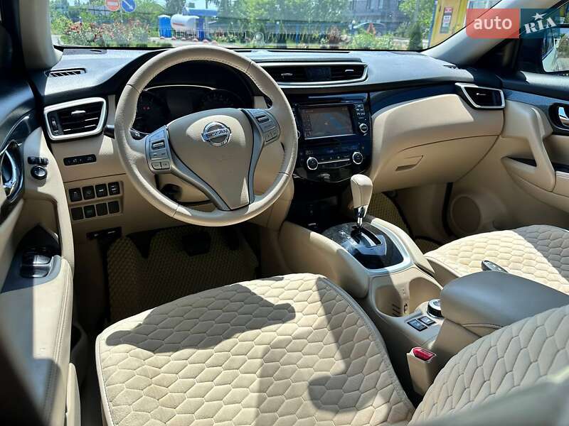 Внедорожник / Кроссовер Nissan X-Trail 2017 в Кропивницком