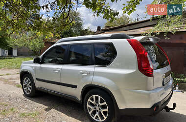 Внедорожник / Кроссовер Nissan X-Trail 2012 в 