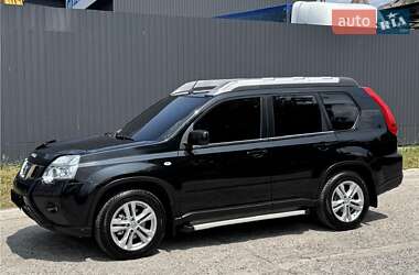 Позашляховик / Кросовер Nissan X-Trail 2014 в 