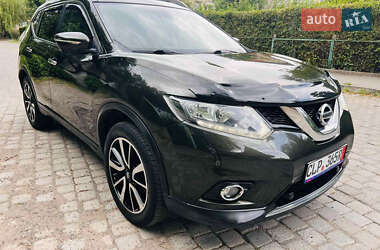 Позашляховик / Кросовер Nissan X-Trail 2016 в Чернівцях