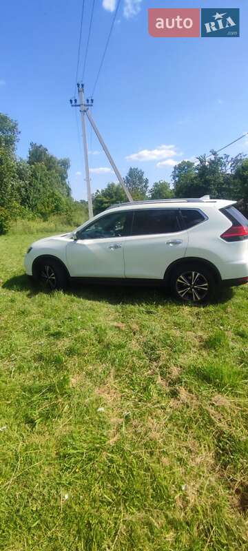 Позашляховик / Кросовер Nissan X-Trail 2018 в Городку