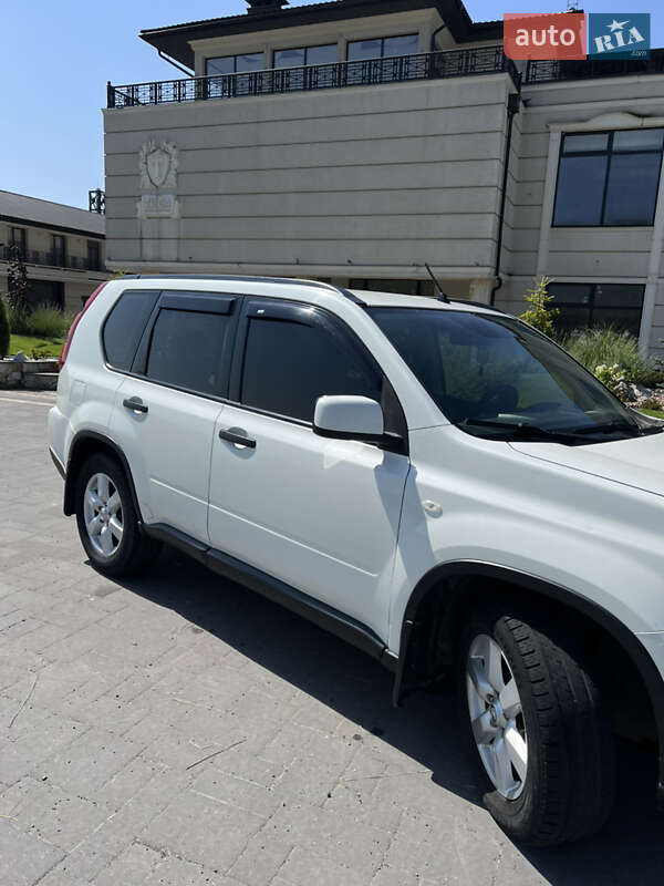 Внедорожник / Кроссовер Nissan X-Trail 2010 в Иршаве