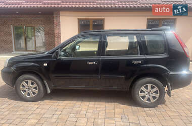 Позашляховик / Кросовер Nissan X-Trail 2005 в 