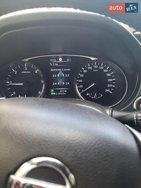 Позашляховик / Кросовер Nissan X-Trail 2015 в Бердичеві