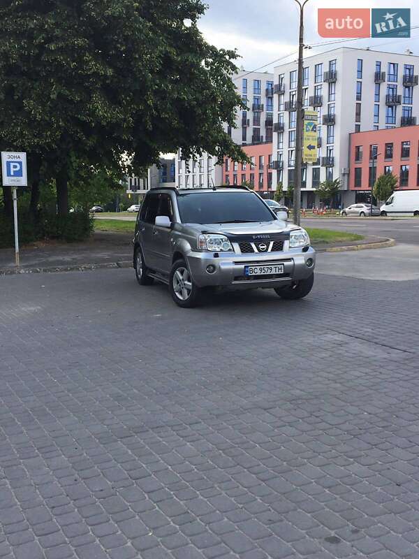 Позашляховик / Кросовер Nissan X-Trail 2005 в Львові