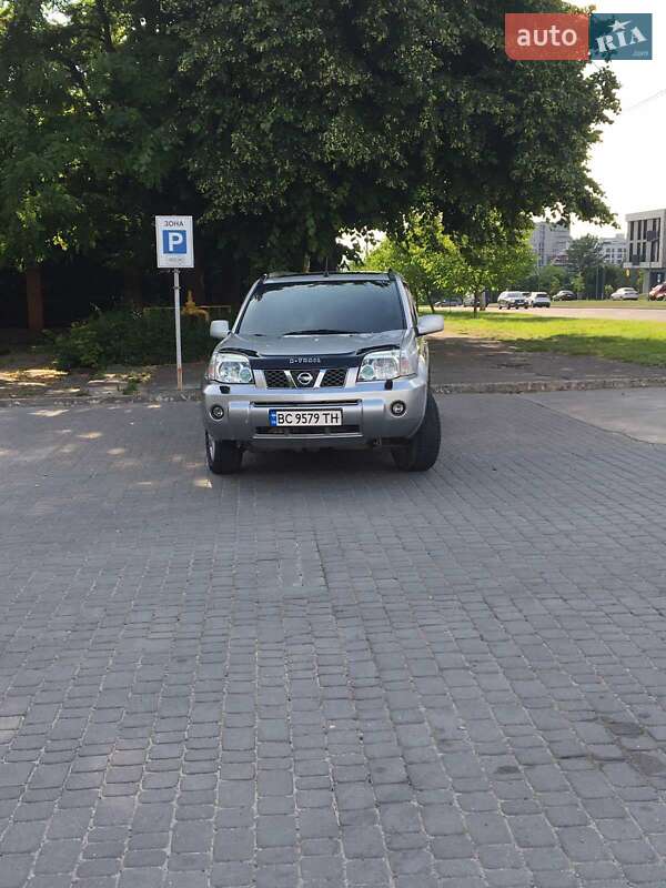 Позашляховик / Кросовер Nissan X-Trail 2005 в Львові