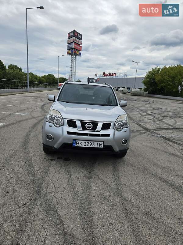 Внедорожник / Кроссовер Nissan X-Trail 2011 в Любешове