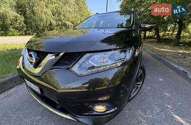 Позашляховик / Кросовер Nissan X-Trail 2016 в 