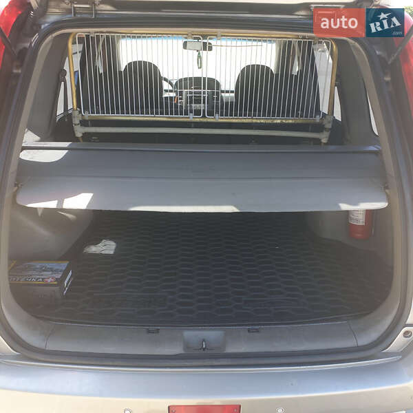 Позашляховик / Кросовер Nissan X-Trail 2005 в Києві