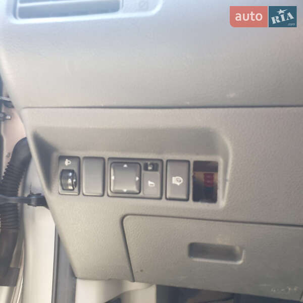 Позашляховик / Кросовер Nissan X-Trail 2005 в Києві