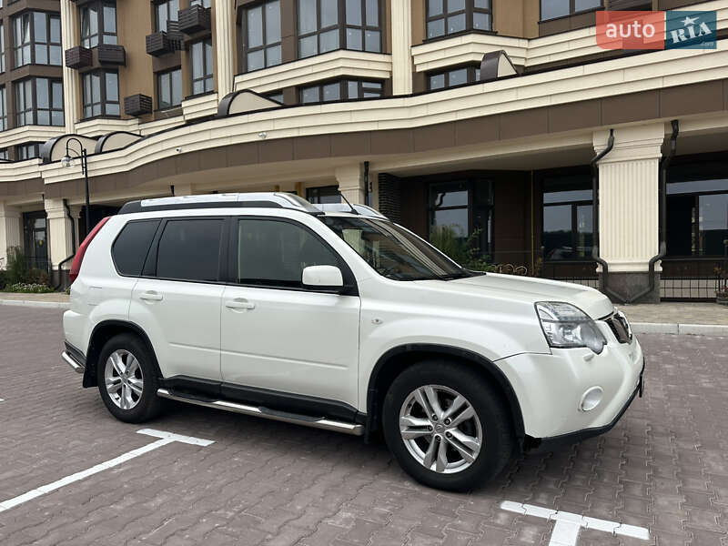 Внедорожник / Кроссовер Nissan X-Trail 2013 в Киеве