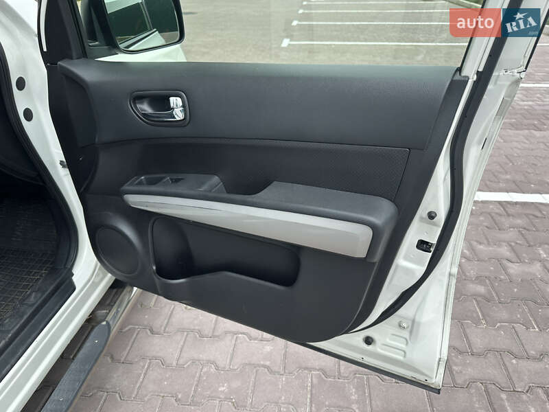 Внедорожник / Кроссовер Nissan X-Trail 2013 в Киеве