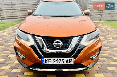 Внедорожник / Кроссовер Nissan X-Trail 2018 в 