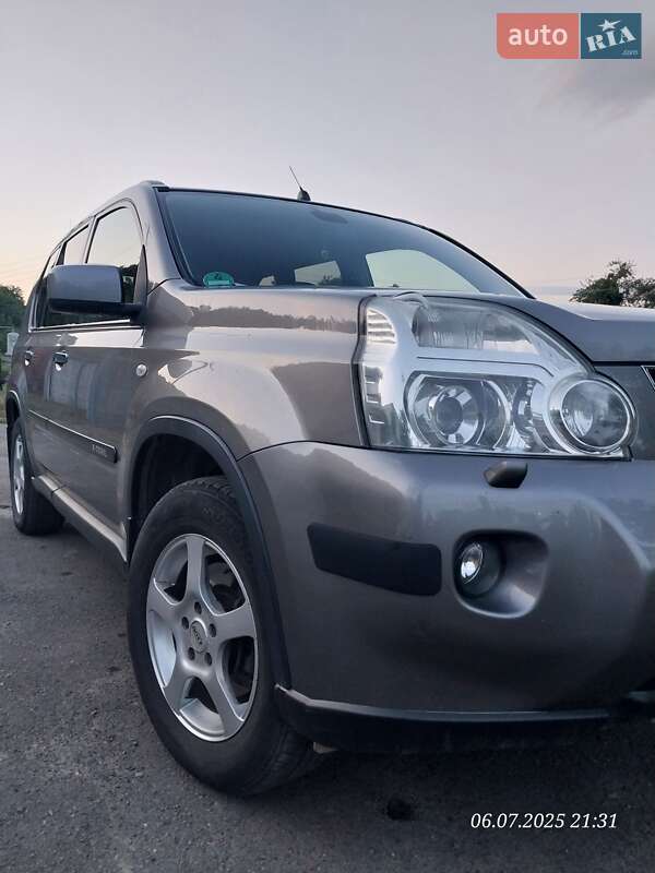 Внедорожник / Кроссовер Nissan X-Trail 2008 в Бориславе