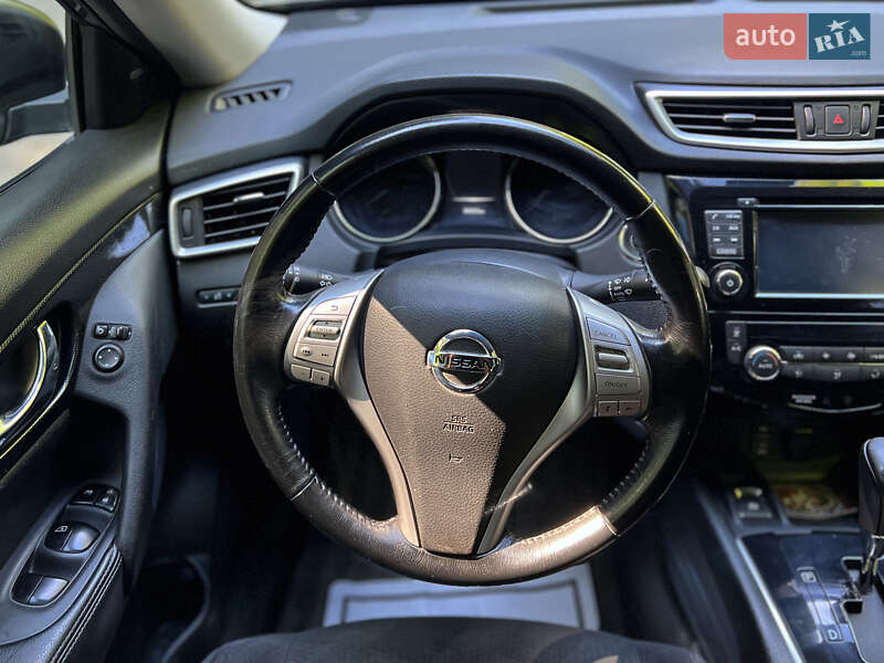 Позашляховик / Кросовер Nissan X-Trail 2015 в Львові