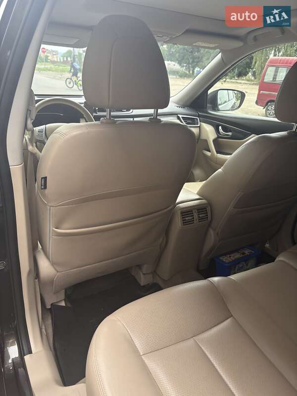 Позашляховик / Кросовер Nissan X-Trail 2017 в Коломиї