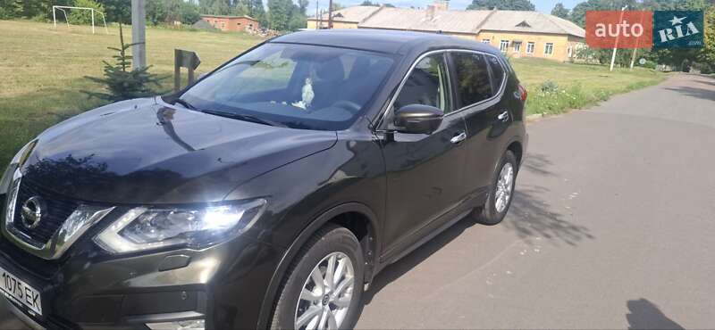 Внедорожник / Кроссовер Nissan X-Trail 2017 в Чернигове