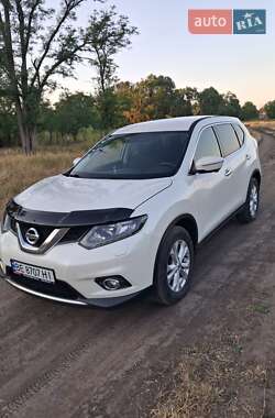 Внедорожник / Кроссовер Nissan X-Trail 2016 в 