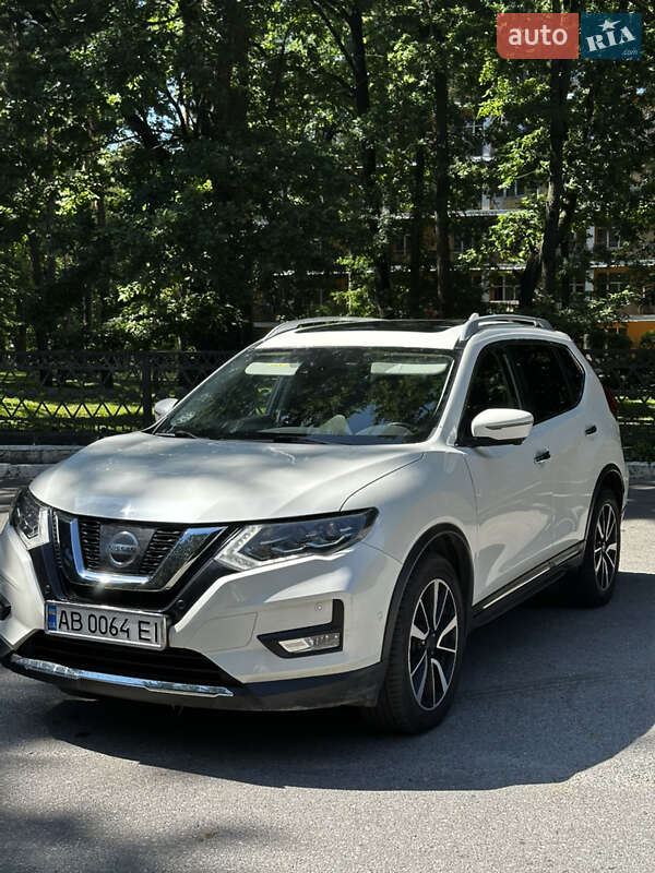 Внедорожник / Кроссовер Nissan X-Trail 2017 в Киеве