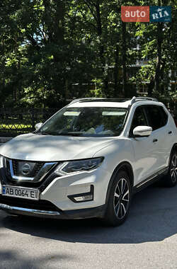 Внедорожник / Кроссовер Nissan X-Trail 2017 в 