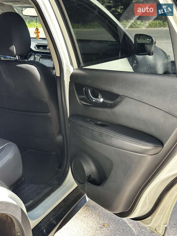 Внедорожник / Кроссовер Nissan X-Trail 2017 в Киеве