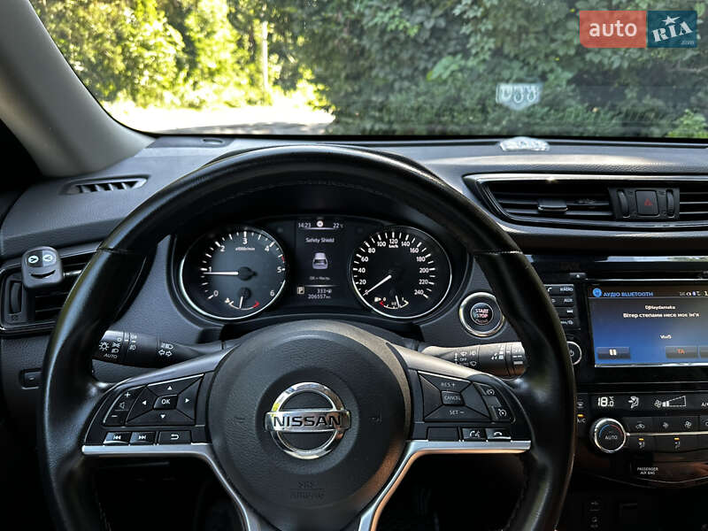 Внедорожник / Кроссовер Nissan X-Trail 2017 в Киеве