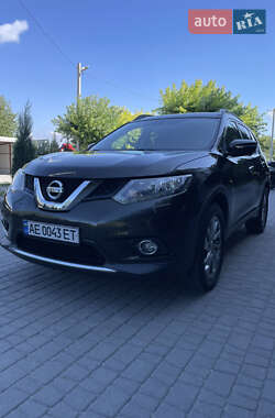 Позашляховик / Кросовер Nissan X-Trail 2015 в Дніпрі