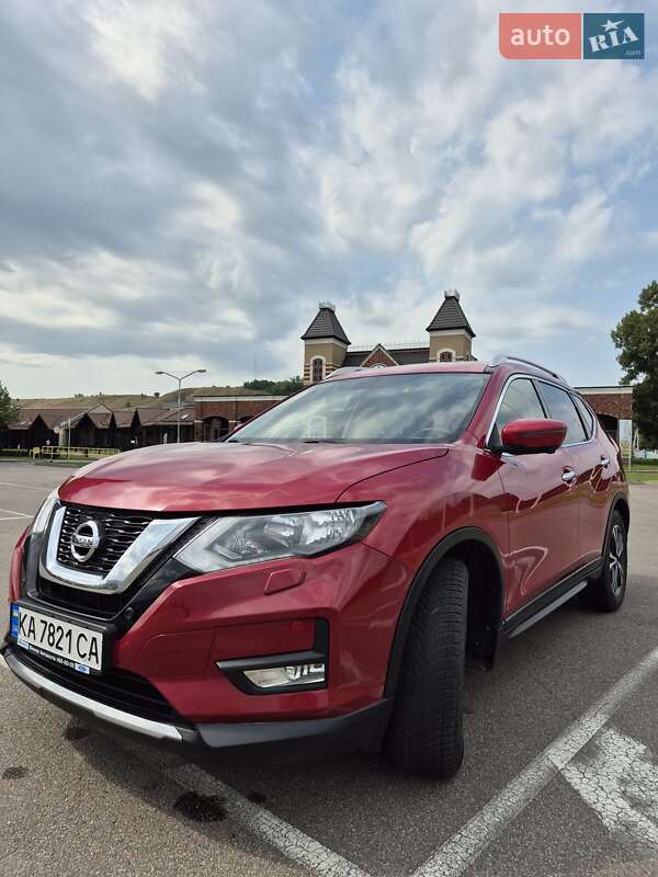 Позашляховик / Кросовер Nissan X-Trail 2017 в Києві