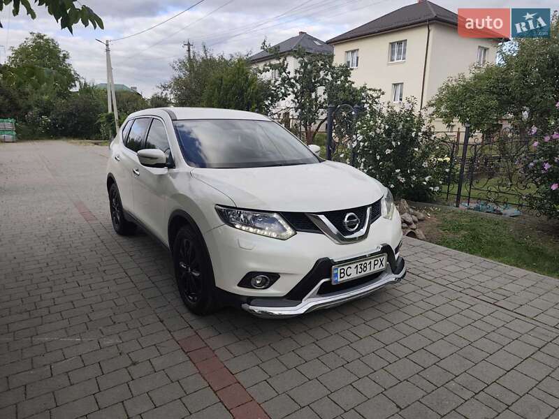 Позашляховик / Кросовер Nissan X-Trail 2016 в Львові