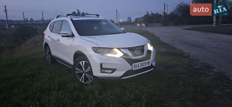 Внедорожник / Кроссовер Nissan X-Trail 2018 в Павлограде
