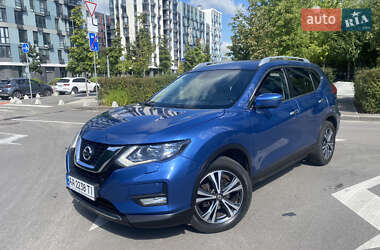 Внедорожник / Кроссовер Nissan X-Trail 2017 в Киеве