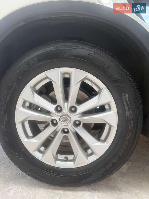 Позашляховик / Кросовер Nissan X-Trail 2016 в Кривому Розі